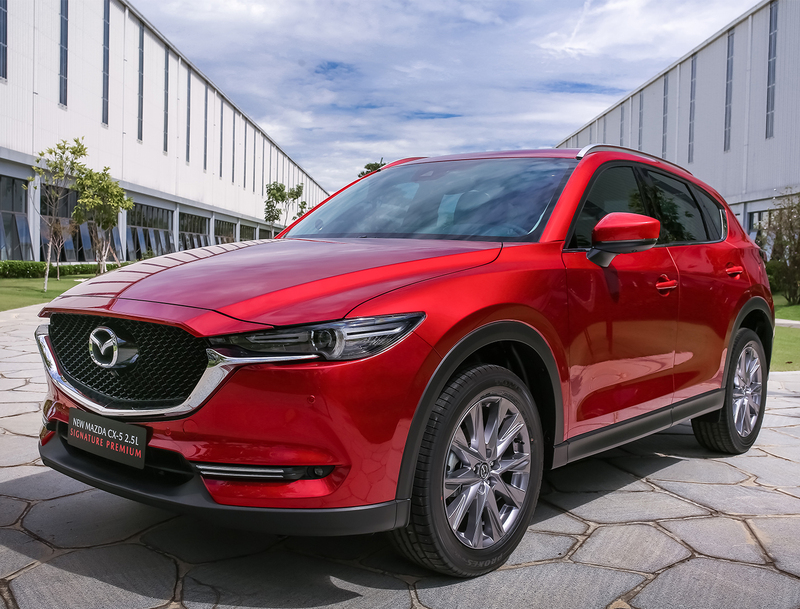 Mazda CX-5 là mẫu SUV hạng sang được nhiều người tiêu dùng ưa chuộng nhờ vào thiết kế đẳng cấp