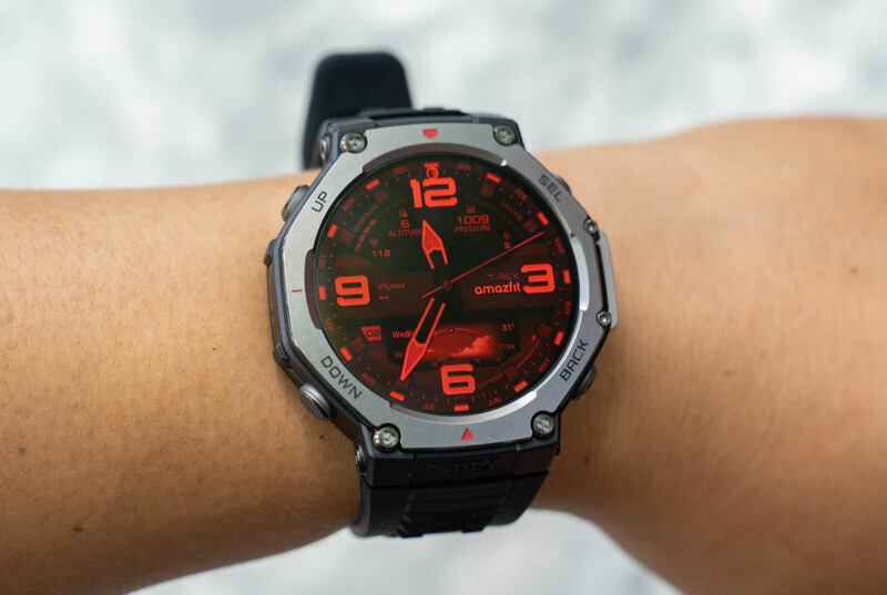 Amazfit T-Rex 3 được tích hợp đầy đủ các tính năng theo dõi sức khỏe, từ nhịp tim, độ bão hòa oxy trong máu (SpO2),